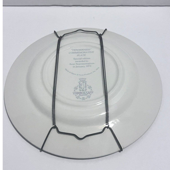 Vintage Tenderness Commemorative Plate Special Edition Avon Productions 1974 - Picture 9 of 16